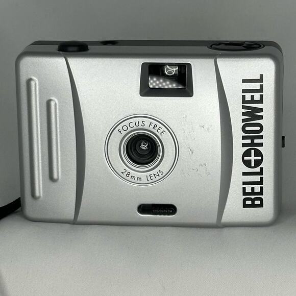 Vintage Bell + Howell Focus Free 28mm Lens 35mm Film Camera With Case - Picture 1 of 7